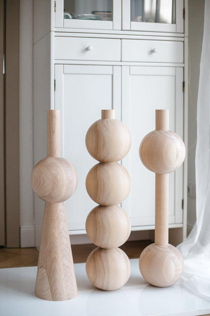 Wooden Furniture Leg with Four Sphere Details – Lathe-Turned Design, H670 mm