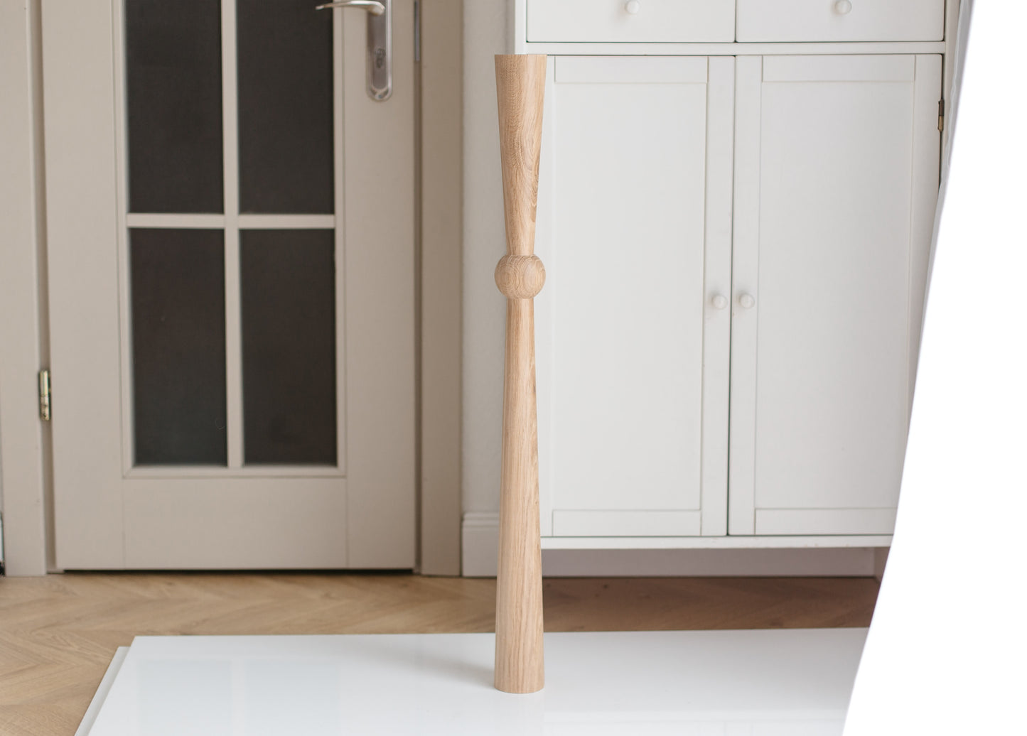 Wooden Table & Bar Leg with Center Sphere Detail – Lathe-Turned Design, H870 mm