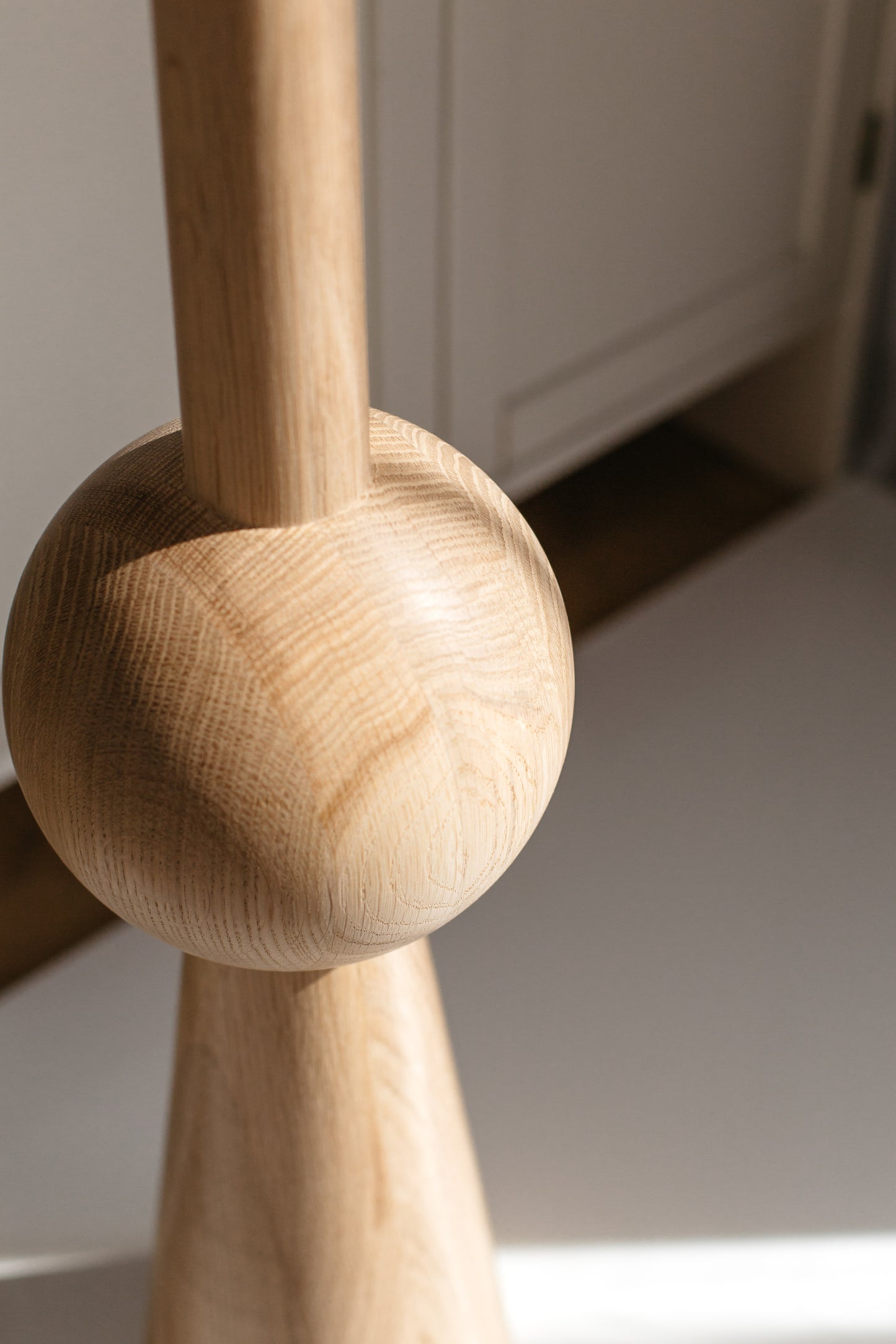 Tapered Wooden Furniture Leg with Sphere Detail – Lathe-Turned Design, H710 mm