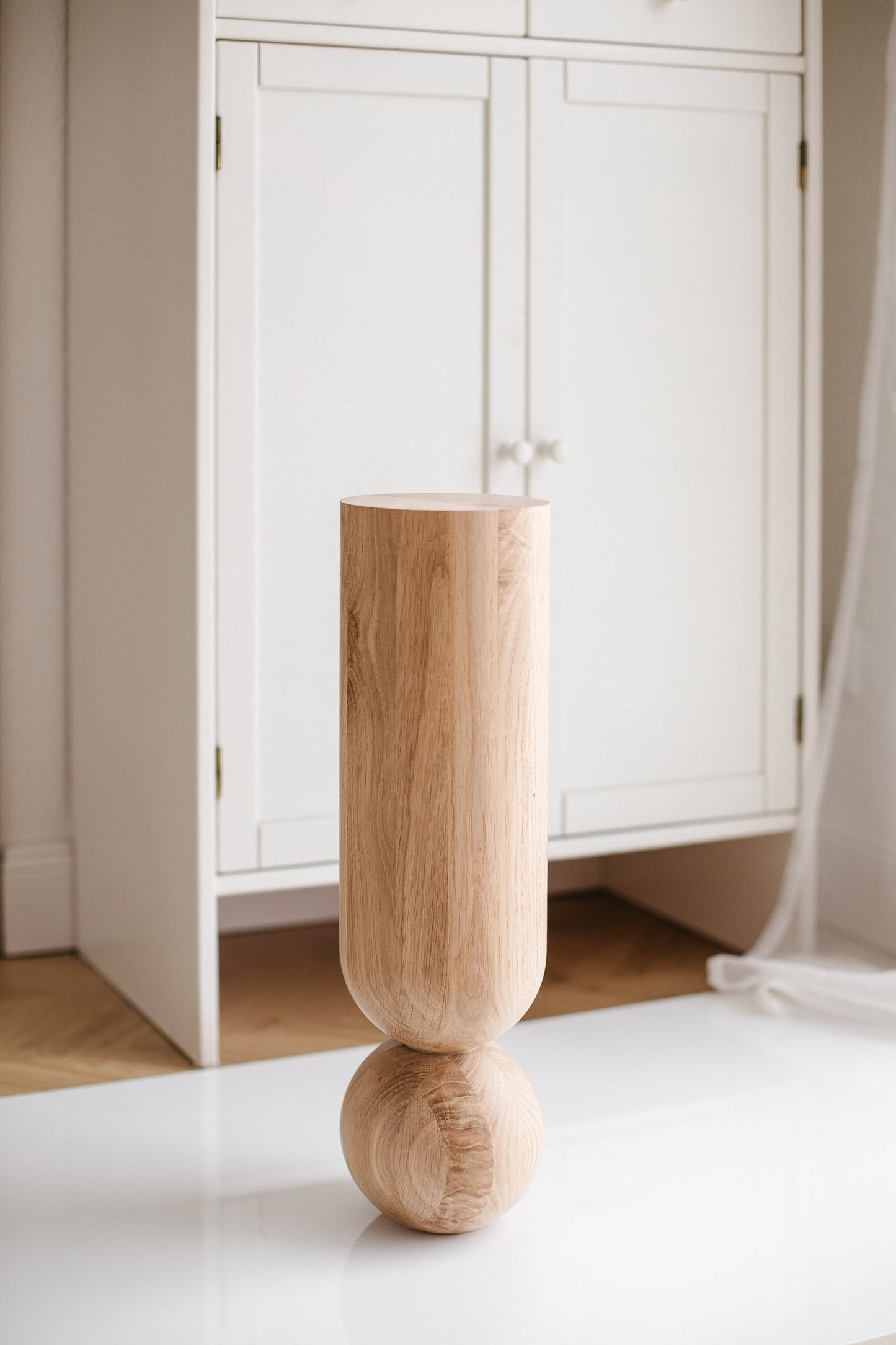 Natural Wooden Coffee Table Leg with Sphere Detail – Lathe-Turned Design, H500 mm